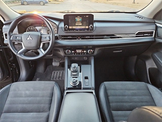 2023 Mitsubishi Outlander SE