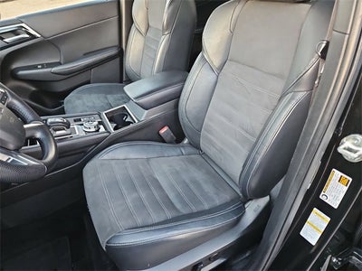 2023 Mitsubishi Outlander SE