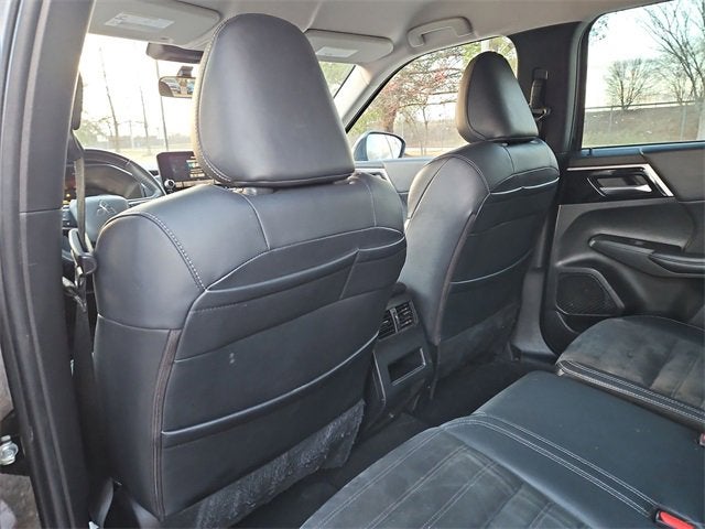 2023 Mitsubishi Outlander SE